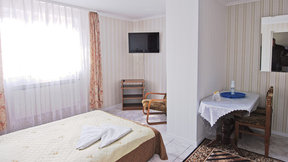 Hôtel Varsovie chambres hébergement restaurant détente Pologne