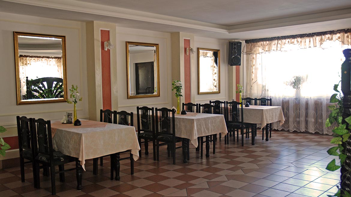 Hôtel Varsovie chambres hébergement restaurant détente Pologne
