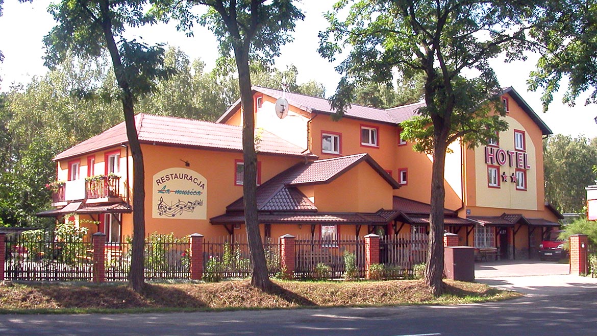 Hôtel Varsovie chambres hébergement restaurant détente Pologne